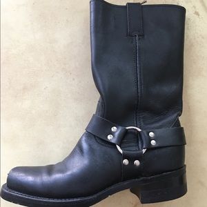 Frye Harness. Boots . Excellent condition, size 9